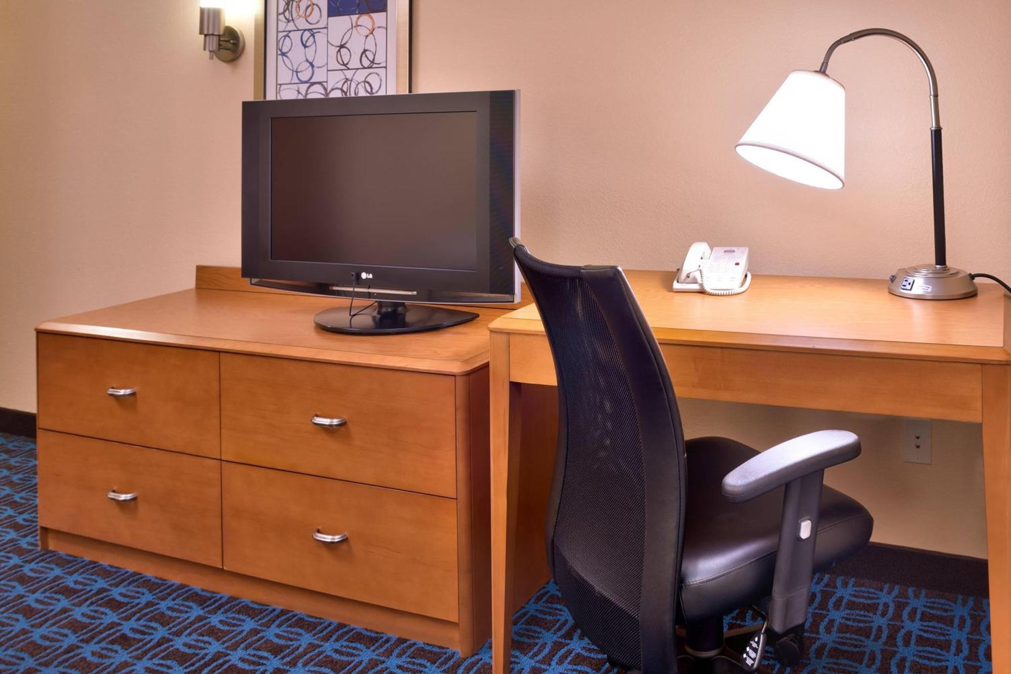 Fairfield Inn & Suites By Marriott Жилет Екстериор снимка