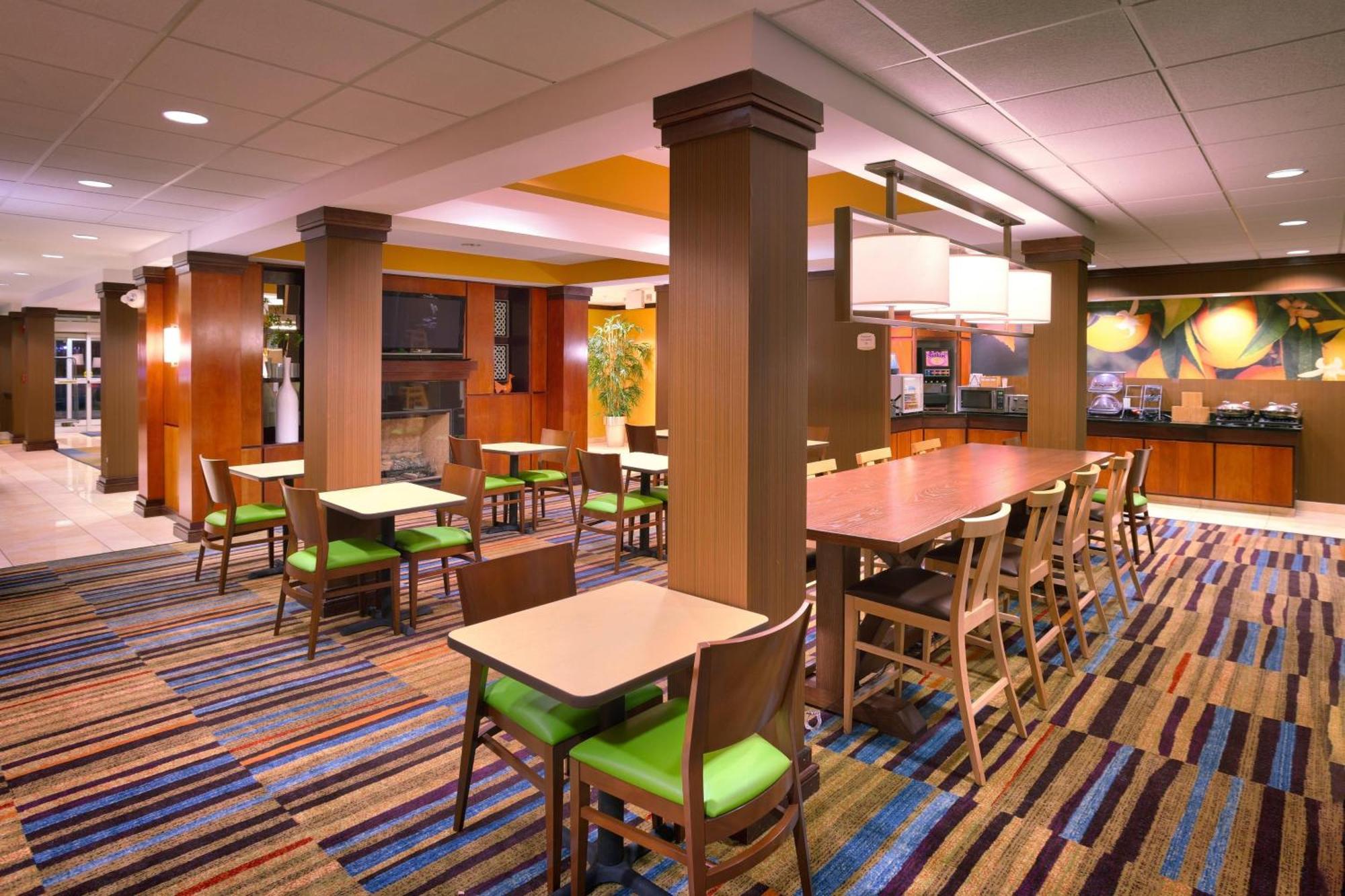Fairfield Inn & Suites By Marriott Жилет Екстериор снимка